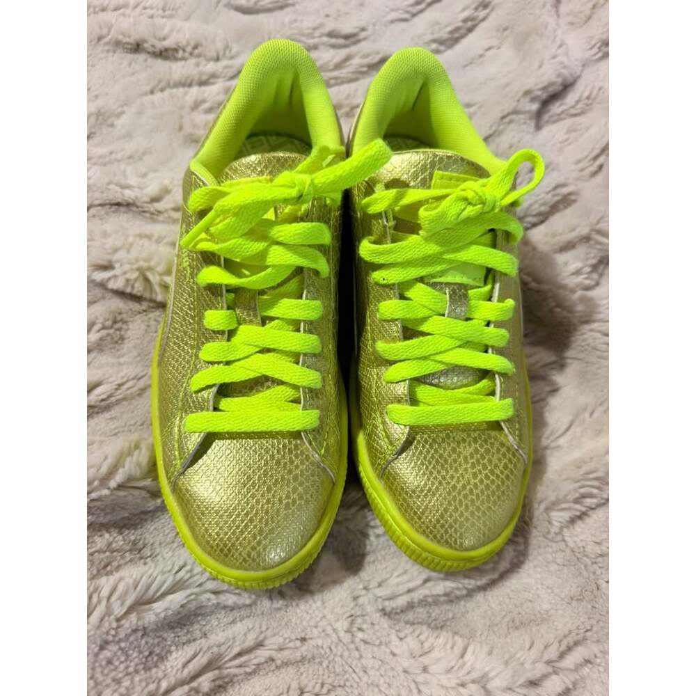 ✨Women’s 6 Puma Basket Metallic Neon Green Sneakers - Picture 4 of 6